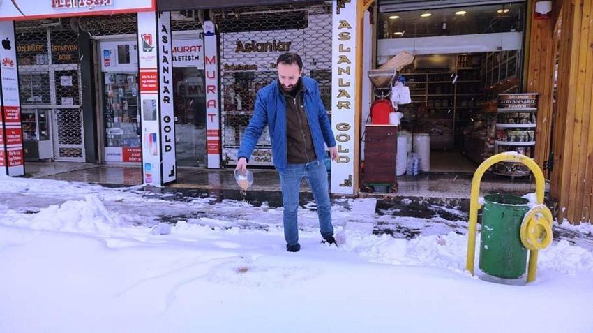 Araçlar kara gömüldü, binlerce kişi mahsur kaldı! Gaziantep Valisi'nden flaş açıklama