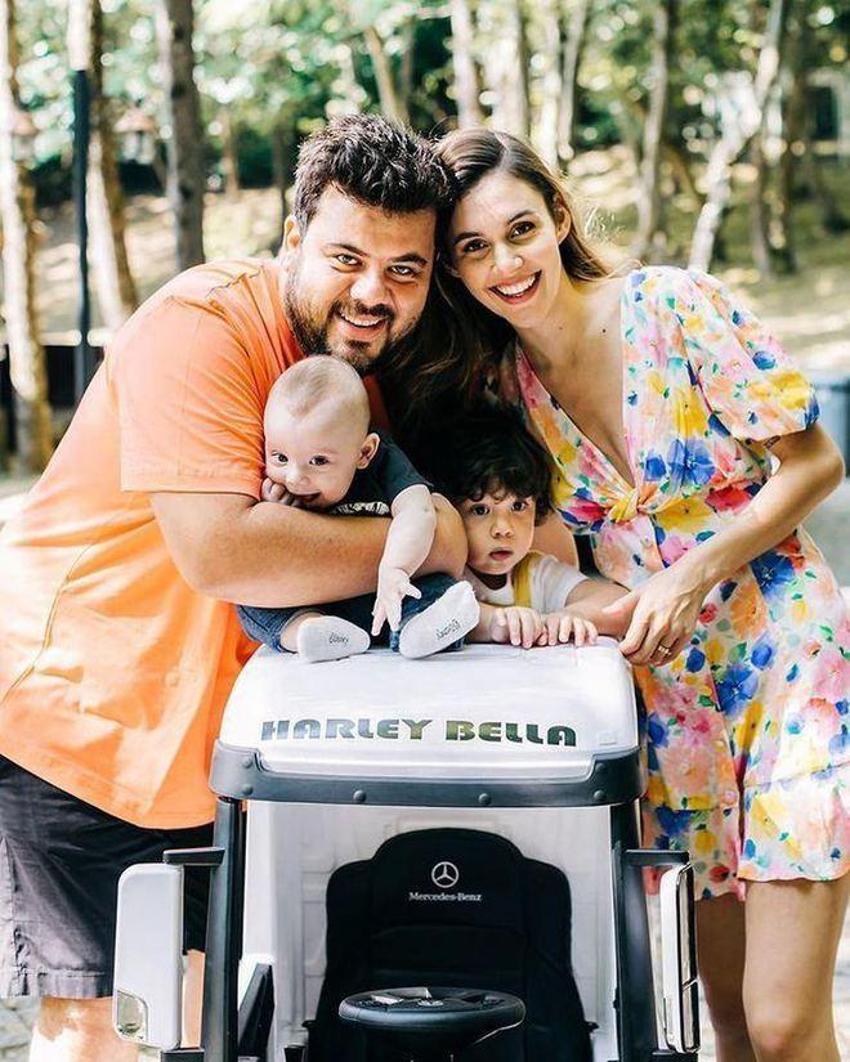 Eser Yenenler'in eşi Berfu Yenenler aşka geldi! Romantik paylaşım...