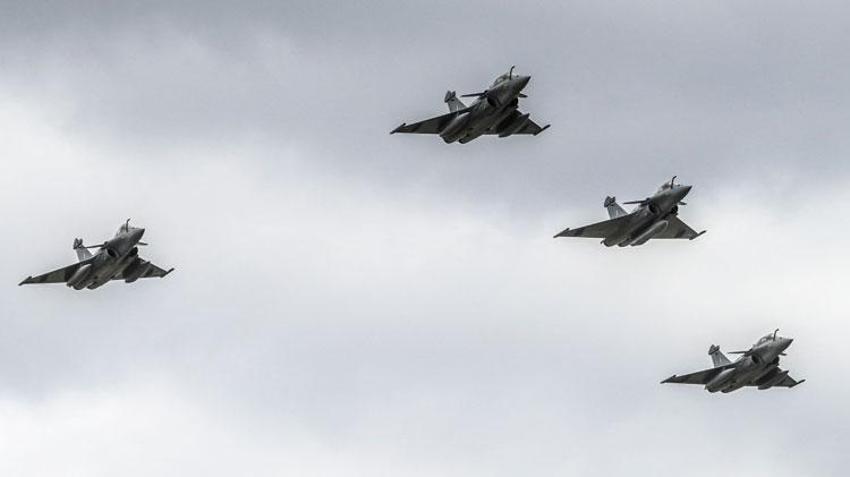 Yunanistan'da Rafale bayramı! Atina Türkiye korkusuyla almıştı....