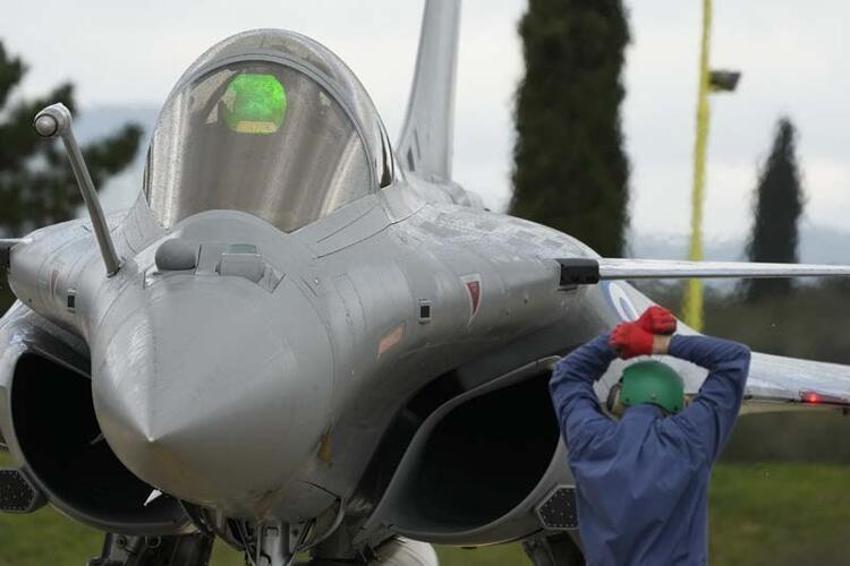 Yunanistan'da Rafale bayramı! Atina Türkiye korkusuyla almıştı....