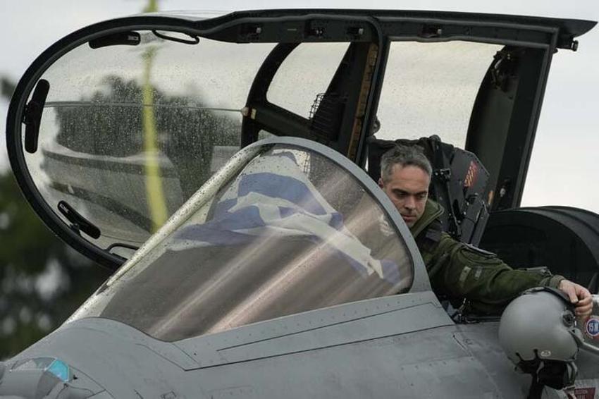 Yunanistan'da Rafale bayramı! Atina Türkiye korkusuyla almıştı....