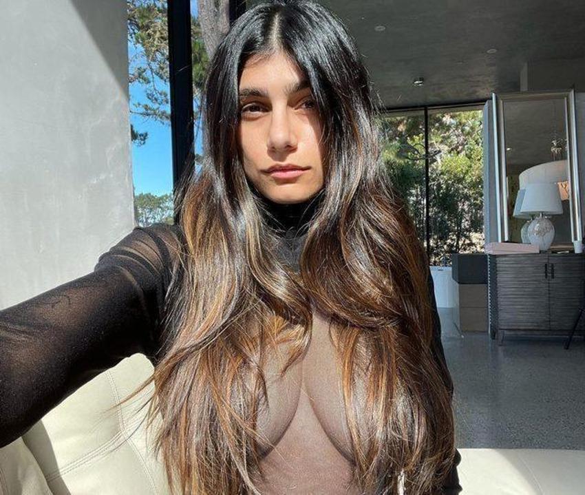 Ünlü sunucu Mia Khalifa bikinili pozlarını paylaştı! Beğeni yağdı...