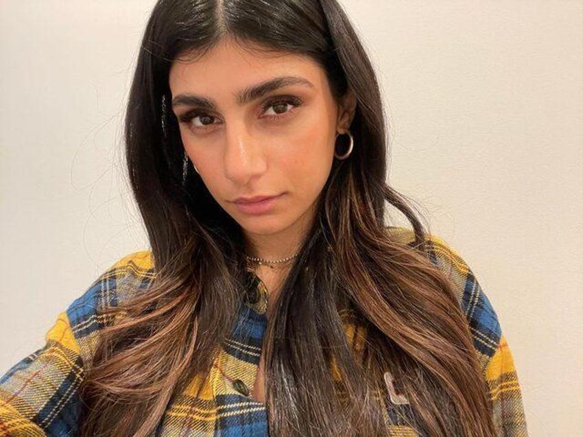 Ünlü sunucu Mia Khalifa bikinili pozlarını paylaştı! Beğeni yağdı...
