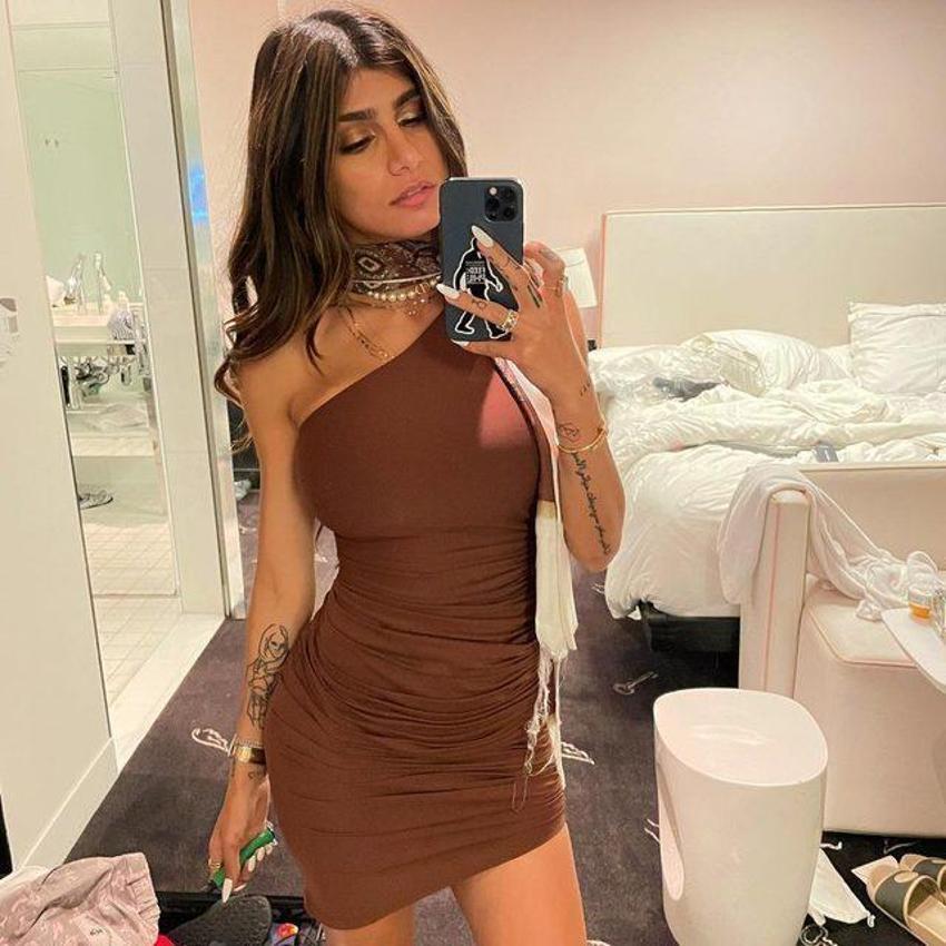 Ünlü sunucu Mia Khalifa bikinili pozlarını paylaştı! Beğeni yağdı...