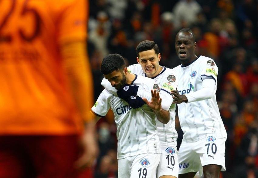 Terim'i gönderip Torrent'e imza attırmıştı! Elmas'a olay yaratan sözler! 'Sen ve avanelerin kına yaksın'