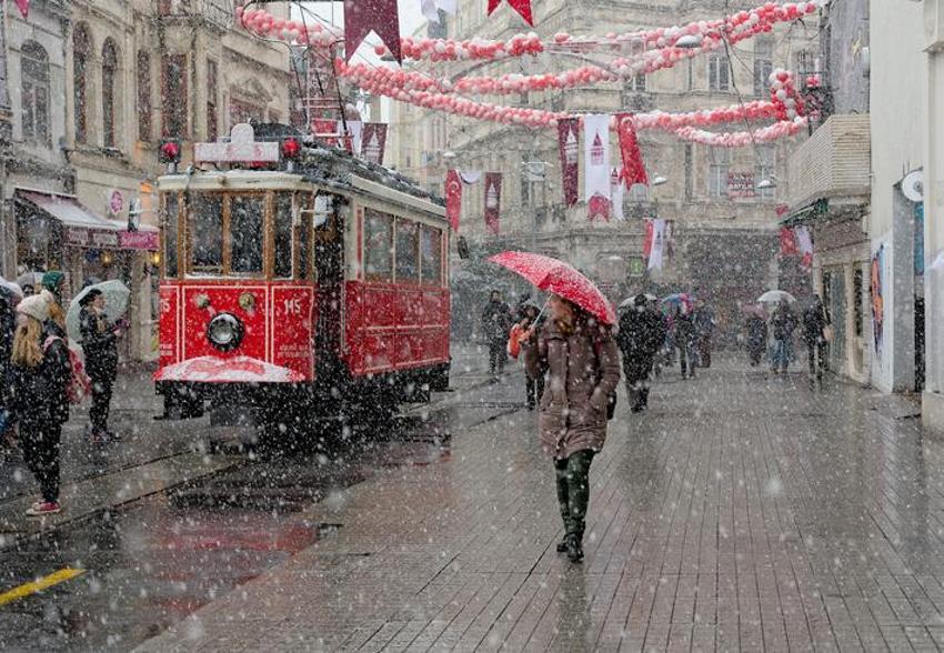 Çok yoğun kar yağışı başlıyor! Meteoroloji bu defa özellikle uyardı! Hayatı felç edebilir, bu kez çok farklı 5 gün boyunca...