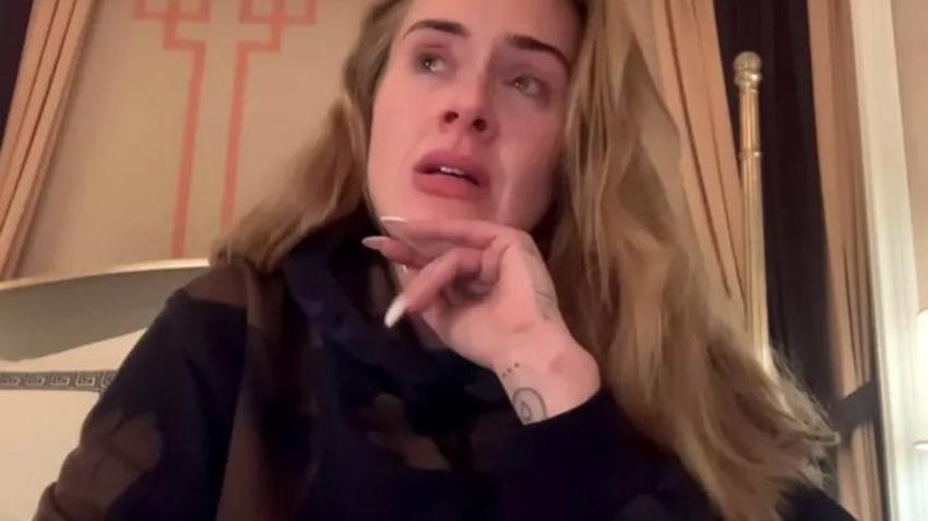 Dünyaca ünlü şarkıcı Adele, gözyaşları içinde özür diledi!