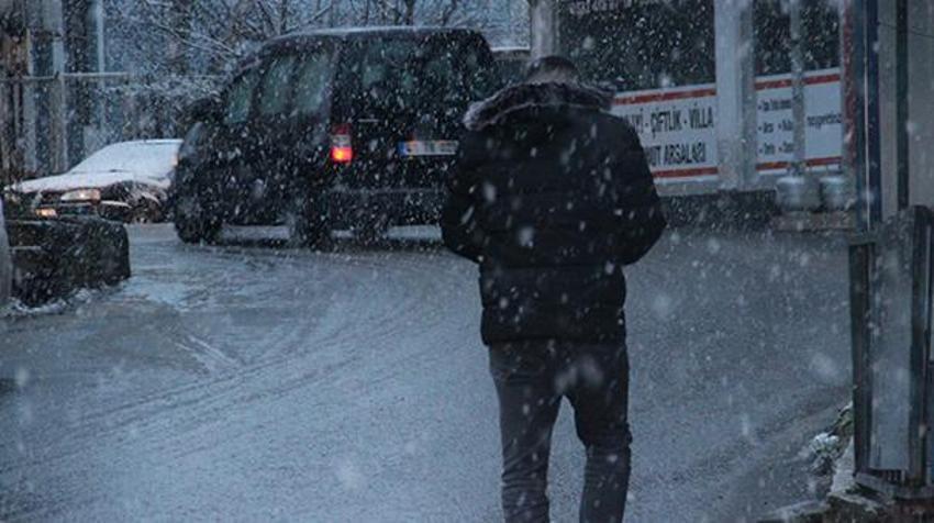 Kar yağışı başladı! Meteoroloji son dakika açıklamıştı, çok kuvvetli geldi! Alarm verildi, günlerce devam edecek! İstanbul, Ankara, İzmir, Bursa, Bolu ve çok sayıda şehirde...