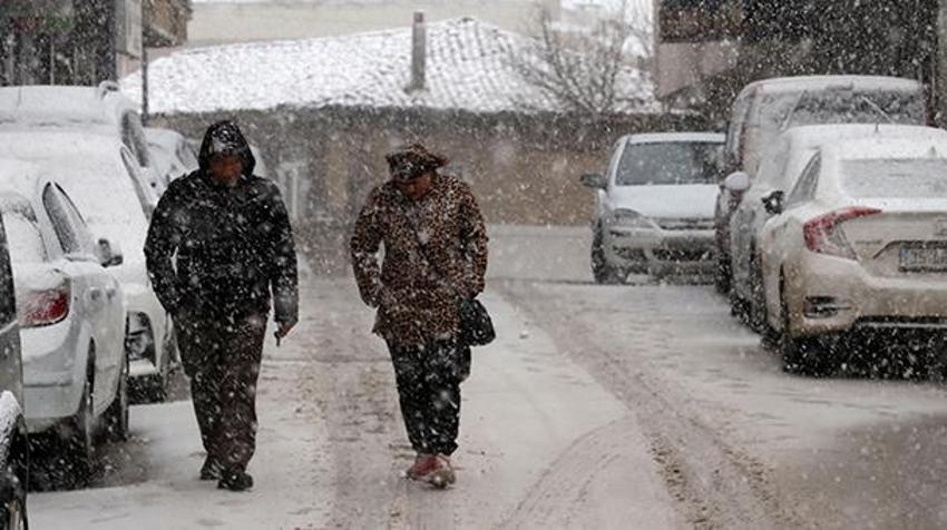 Kar yağışı başladı! Meteoroloji son dakika açıklamıştı, çok kuvvetli geldi! Alarm verildi, günlerce devam edecek! İstanbul, Ankara, İzmir, Bursa, Bolu ve çok sayıda şehirde...