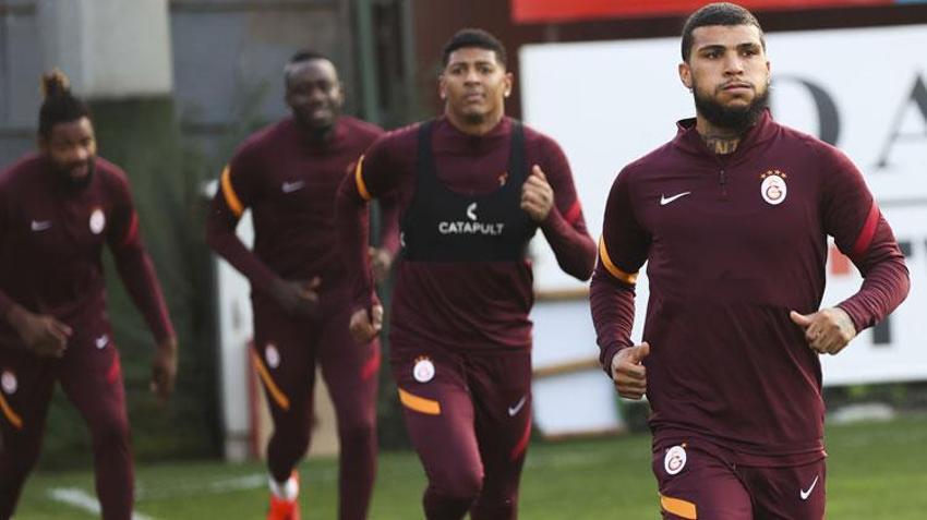 Galatasaray'da bir ayrılık daha! DeAndre Yedlin ABD'ye transfer oluyor...