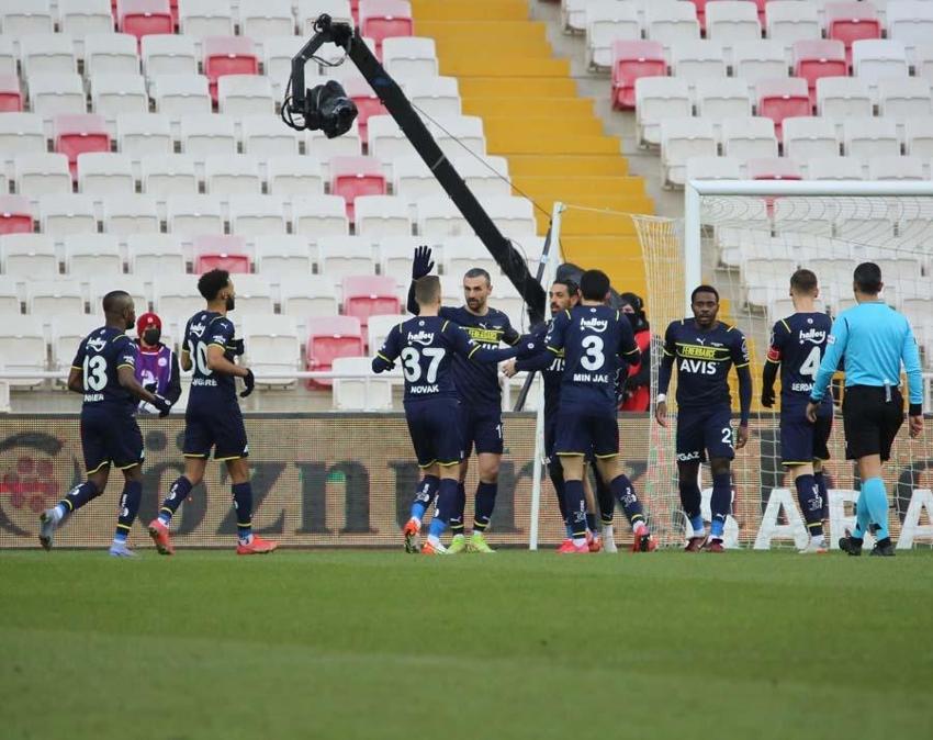 Fenerbahçe Sivasspor engeli! Miha Zajc ile öne geçti ama...