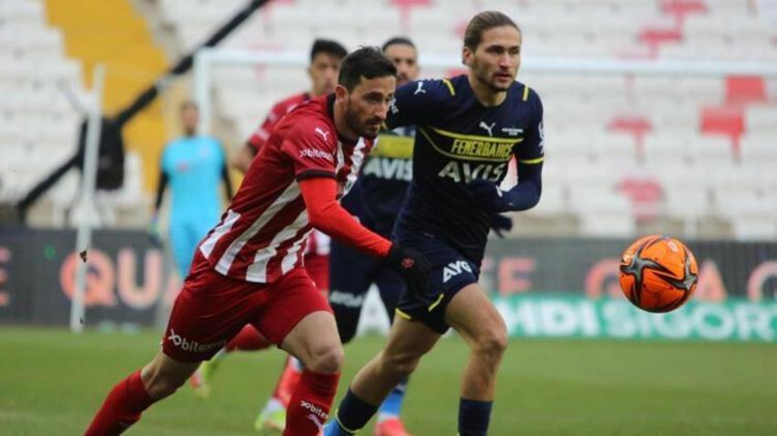 Sivasspor - Fenerbahçe maçına damga vurdu! İsmail Kartal'dan bomba hamle! İnanılmaz pozisyon, Berke Özer kalesini terk etti ve...