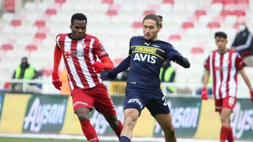 Sivasspor - Fenerbahçe maçına damga vurdu! İsmail Kartal'dan bomba hamle! İnanılmaz pozisyon, Berke Özer kalesini terk etti ve...