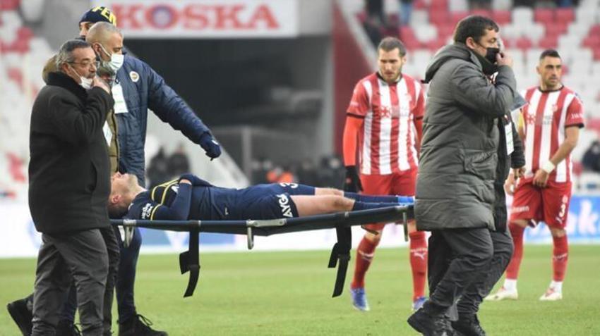 Sivasspor - Fenerbahçe maçına damga vurdu! İsmail Kartal'dan bomba hamle! İnanılmaz pozisyon, Berke Özer kalesini terk etti ve...