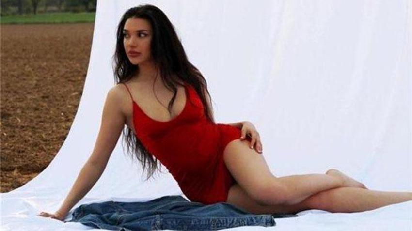 Rafet El Roman'ın kızı Su El Roman nefesleri kesti! Sarı peruk takıp...
