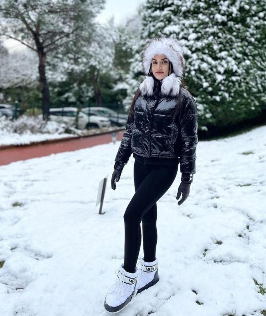 Fahriye Evcen'den kar pozu! Paylaşımı sosyal medyayı salladı!