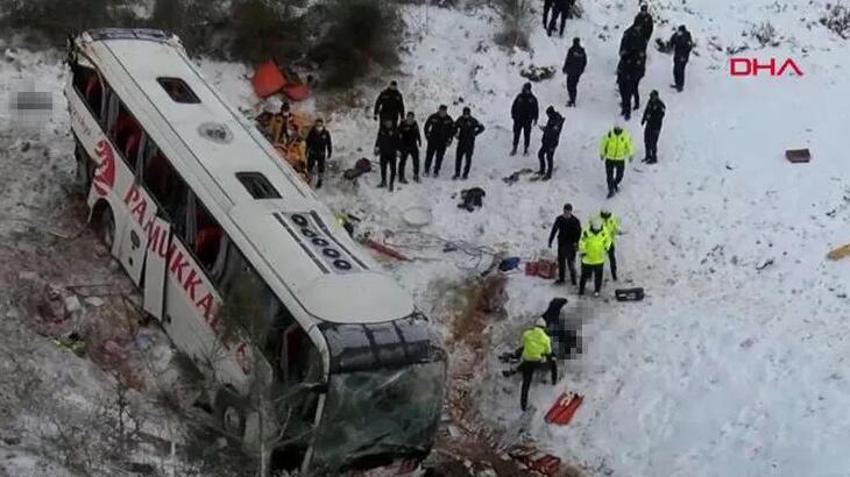 İstanbul'da otobüs şarampole yuvarlandı! Ölü ve yaralılar var!