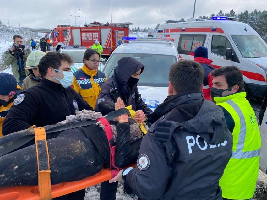 İstanbul'da otobüs şarampole yuvarlandı! Ölü ve yaralılar var!