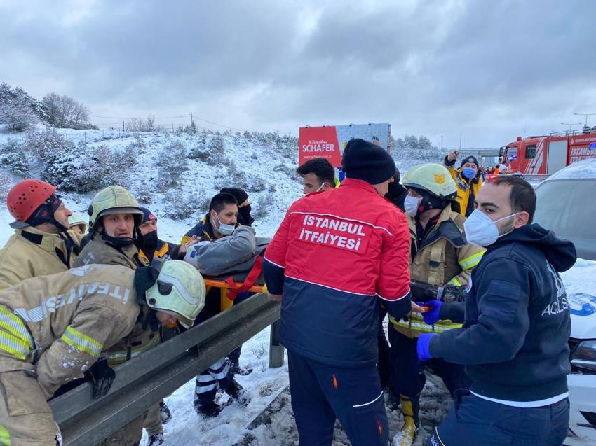 İstanbul'da otobüs şarampole yuvarlandı! Ölü ve yaralılar var!