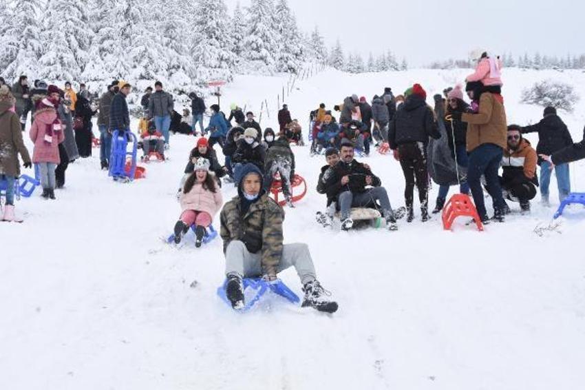 Eskişehir'de kızak şenliği!