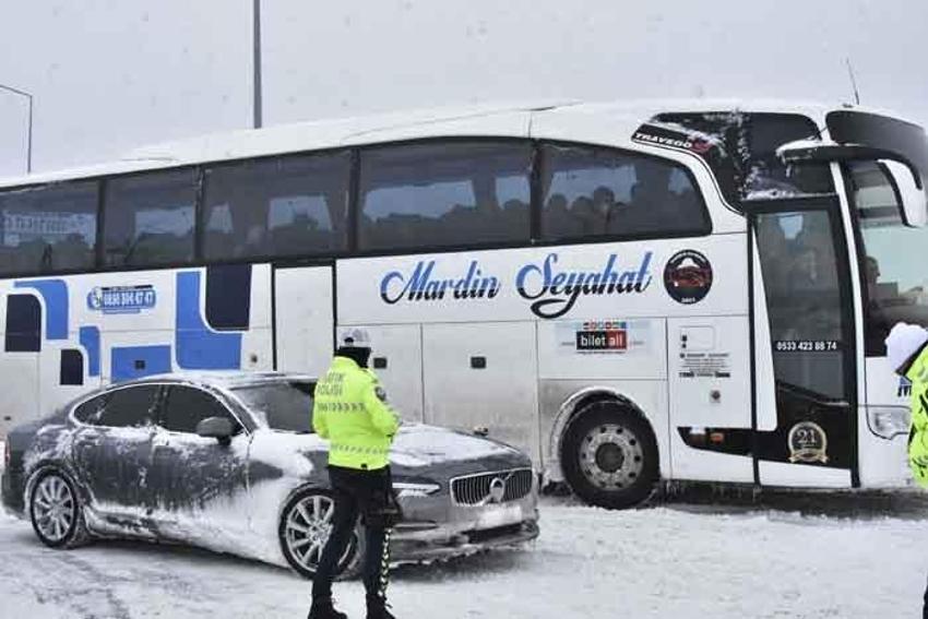 Konya'yı çevre illere bağlayan tüm yollar kapandı!