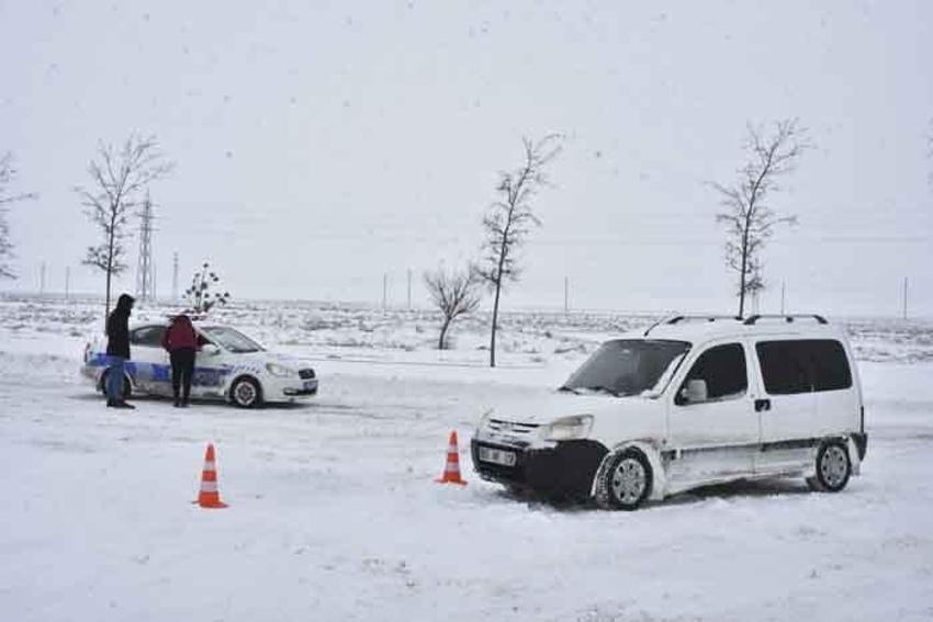 Konya'yı çevre illere bağlayan tüm yollar kapandı!
