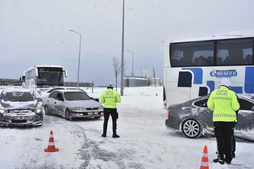 Konya'yı çevre illere bağlayan tüm yollar kapandı!