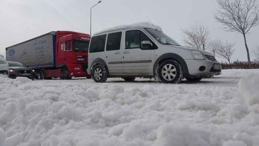 Konya'yı çevre illere bağlayan tüm yollar kapandı!