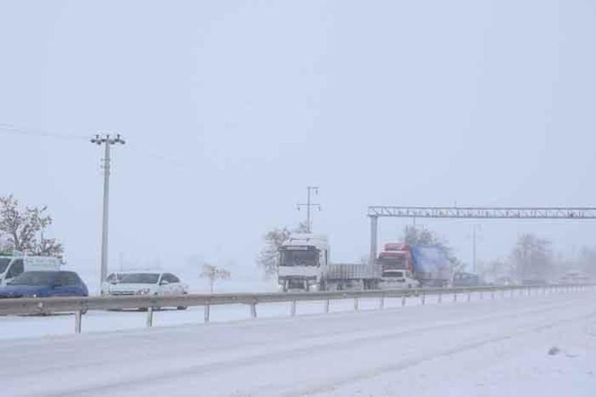 Konya'yı çevre illere bağlayan tüm yollar kapandı!