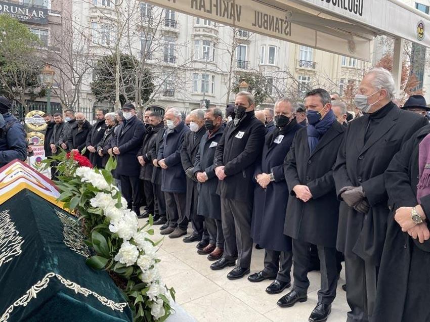  Selahattin Beyazıt son yolculuğuna uğurlanırken ortaya çıktı! Burak Elmas ile Ali Koç en önde Fatih Terim ise...
