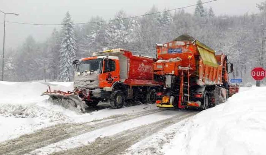 Kar yağışı ile ilgili son dakika uyarısı! Kabus olup çöktü, hayat felç oldu! Meteoroloji İstanbul için tarih verdi, korkutan uyarı geldi...