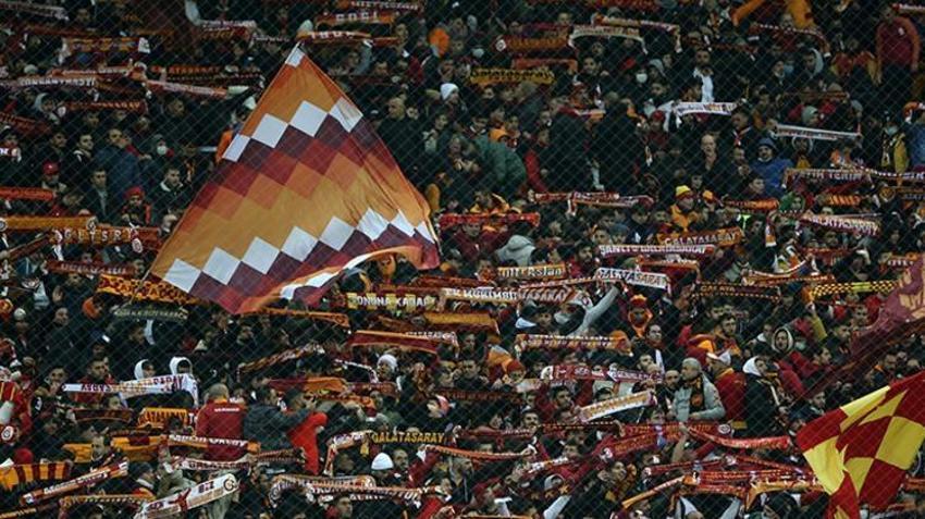 Galatasaray-Trabzonspor maçı sonrası protesto! İsyan ettiler, ortalık bir anda karıştı, polis müdahale etti