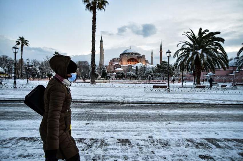 Meteoroloji İstanbul'u bu kez özellikle uyardı! 72 yıldan sonra bir ilk! Kar yağışı ne zaman bitecek? Tarih belli oldu ve...