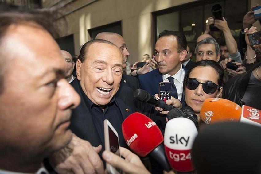 Berlusconi hastaneye kaldırıldı! Sağlık durumu...