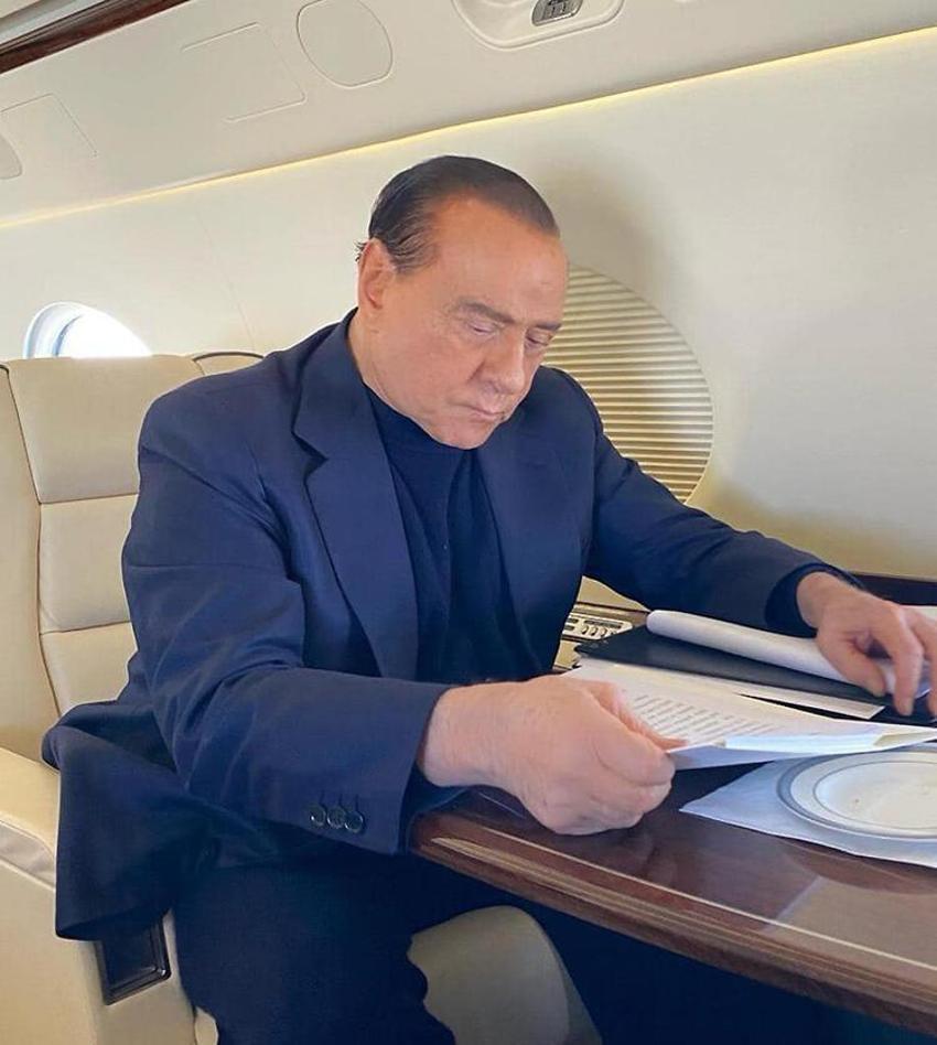 Berlusconi hastaneye kaldırıldı! Sağlık durumu...