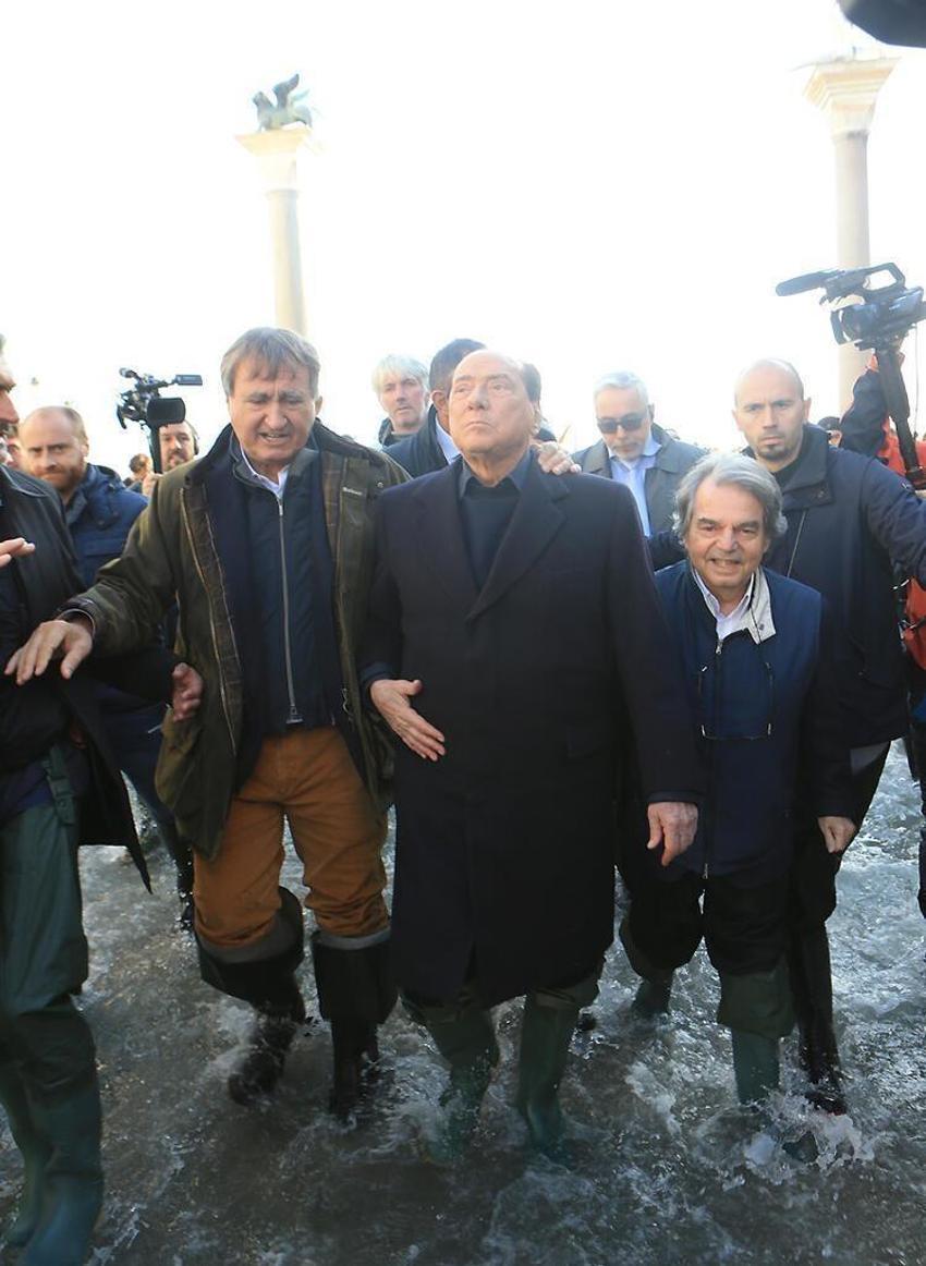 Berlusconi hastaneye kaldırıldı! Sağlık durumu...