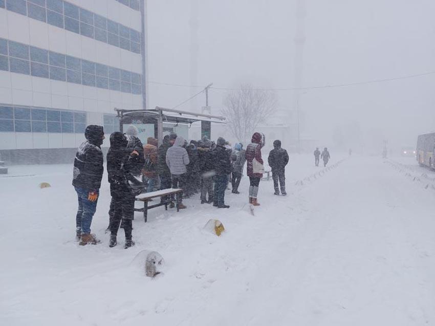 Meteoroloji'den son dakika kar açıklaması! Yeni alarm! Kar yağışı durmayacak! Uyarılar peş peşe geliyor! Çok kuvvetli olacak