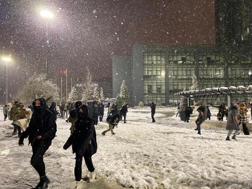 Meteoroloji'den son dakika kar açıklaması! Yeni alarm! Kar yağışı durmayacak! Uyarılar peş peşe geliyor! Çok kuvvetli olacak