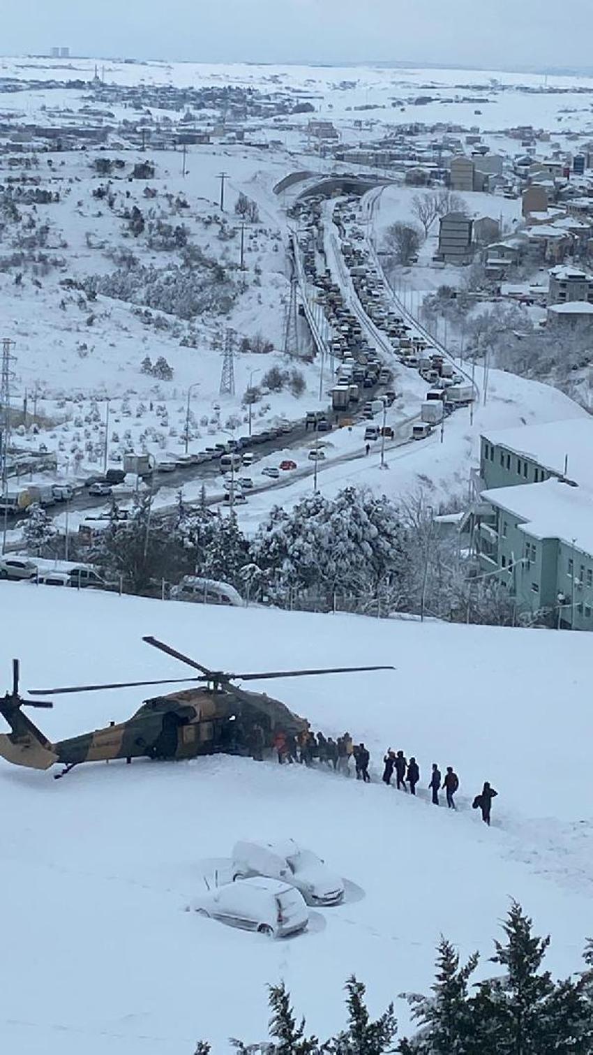 Arnavutköy Devlet Hastanesi'nden askeri helikopterle hasta sevk edildi