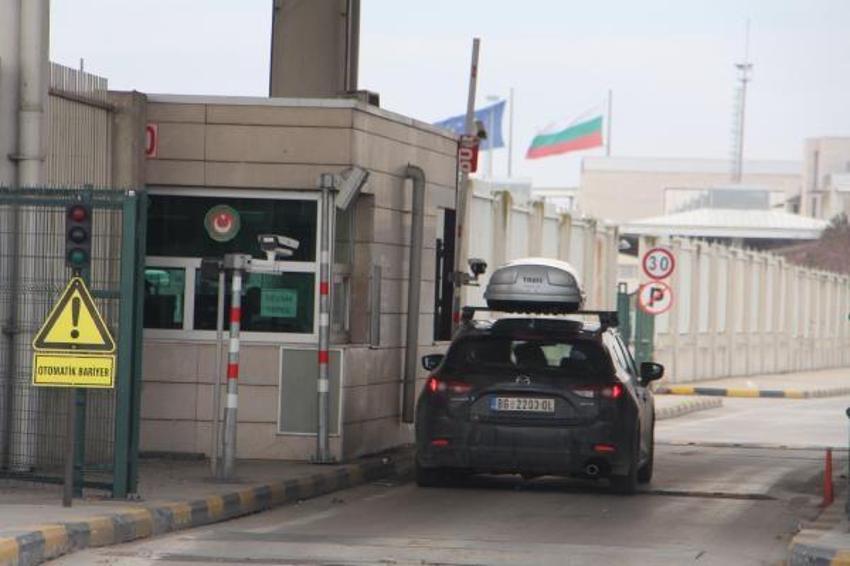 Bulgar turistler PCR testlerini Edirne'de yaptırıyor