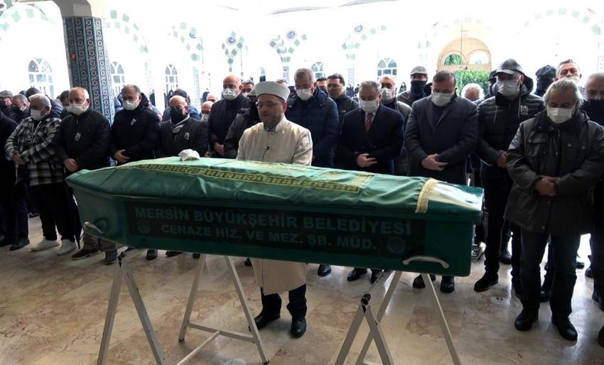 Oyuncu Ayberk Pekcan son yolculuğuna uğurlandı!