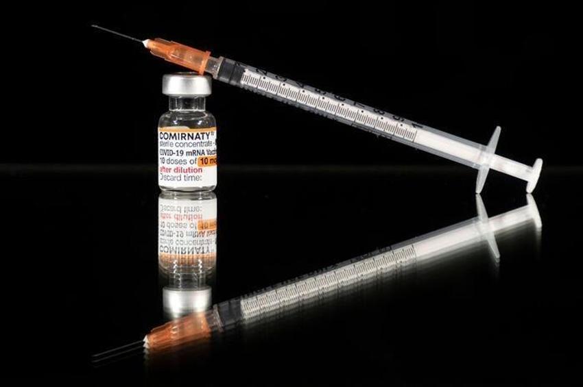 Pfizer ve BioNTech’ten Omicron'a özel aşı geliyor! Çalışmalar başladı!