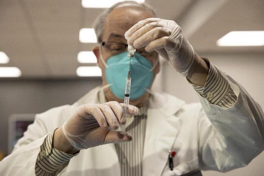 Pfizer ve BioNTech’ten Omicron'a özel aşı geliyor! Çalışmalar başladı!