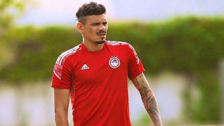 Fenerbahçe'den forvet bombası! Ali Koç 'küstah başkanla' masaya oturdu! 'Kiralık değil bonservisiyle...'