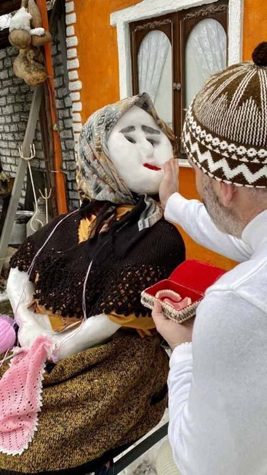 Güldüren kardan adam kareleri! Vatandaşlar hayal gücünü bir kez daha kanıtladı...