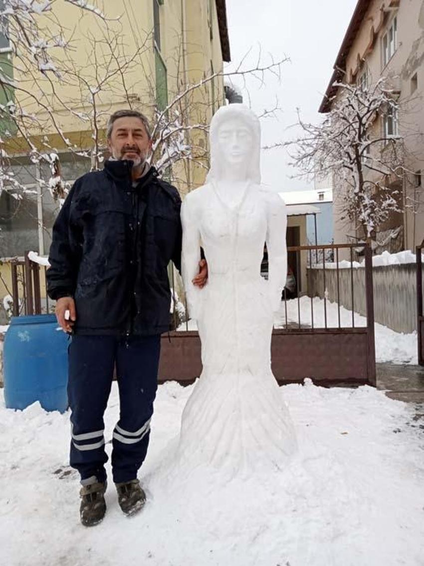 Güldüren kardan adam kareleri! Vatandaşlar hayal gücünü bir kez daha kanıtladı...