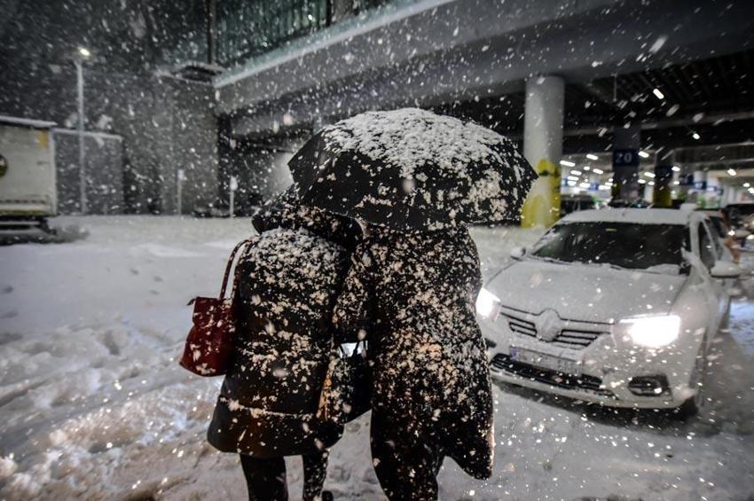 Meteoroloji'den son dakika kar açıklaması! Kar İstanbul'u ne zaman terk edecek? Ve belli oldu! Hafta sonuna kadar...