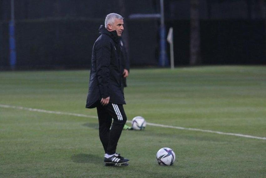 Ahmet Nur Çebi 4 hocayla görüşüyor Önder Karaveli dönemi sona eriyor... Beşiktaş'ın yeni teknik direktörü...