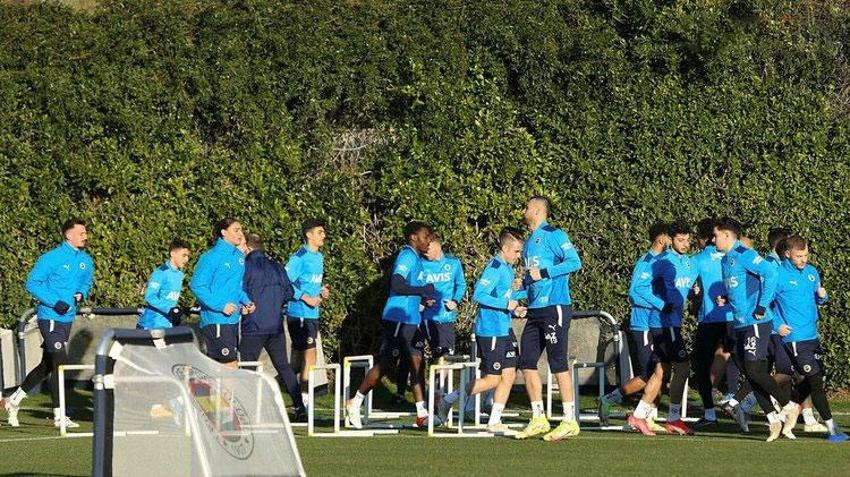 Fenerbahçe'deki 3 ayrılığı açıkladı! 'Gönderilecekler arasında bu oyuncular var...'