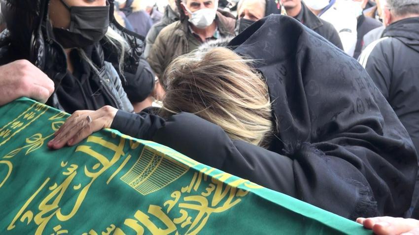 Yılların küslüğü bitti! Ece Erken'e Demet Akalın'dan küslük bitiren ziyaret!